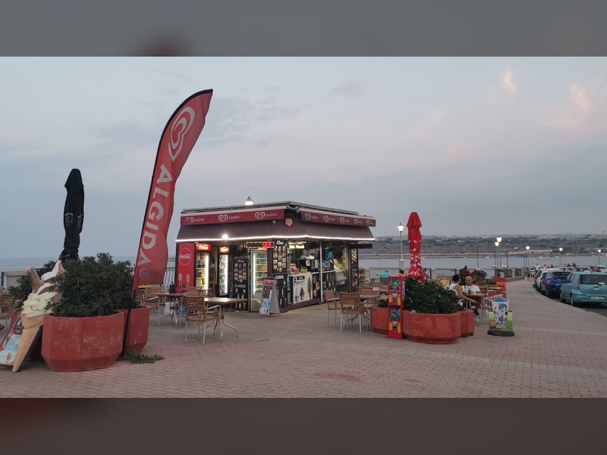 Mamma Carm kiosk on the Qawra promenade